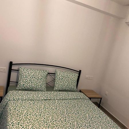 Sky Apartment On The Pool أيا نابا المظهر الخارجي الصورة