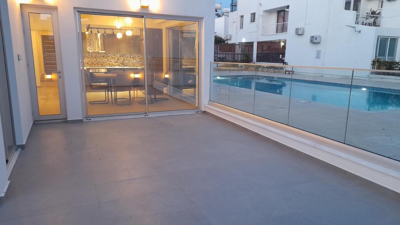 Sky Apartment On The Pool أيا نابا المظهر الخارجي الصورة