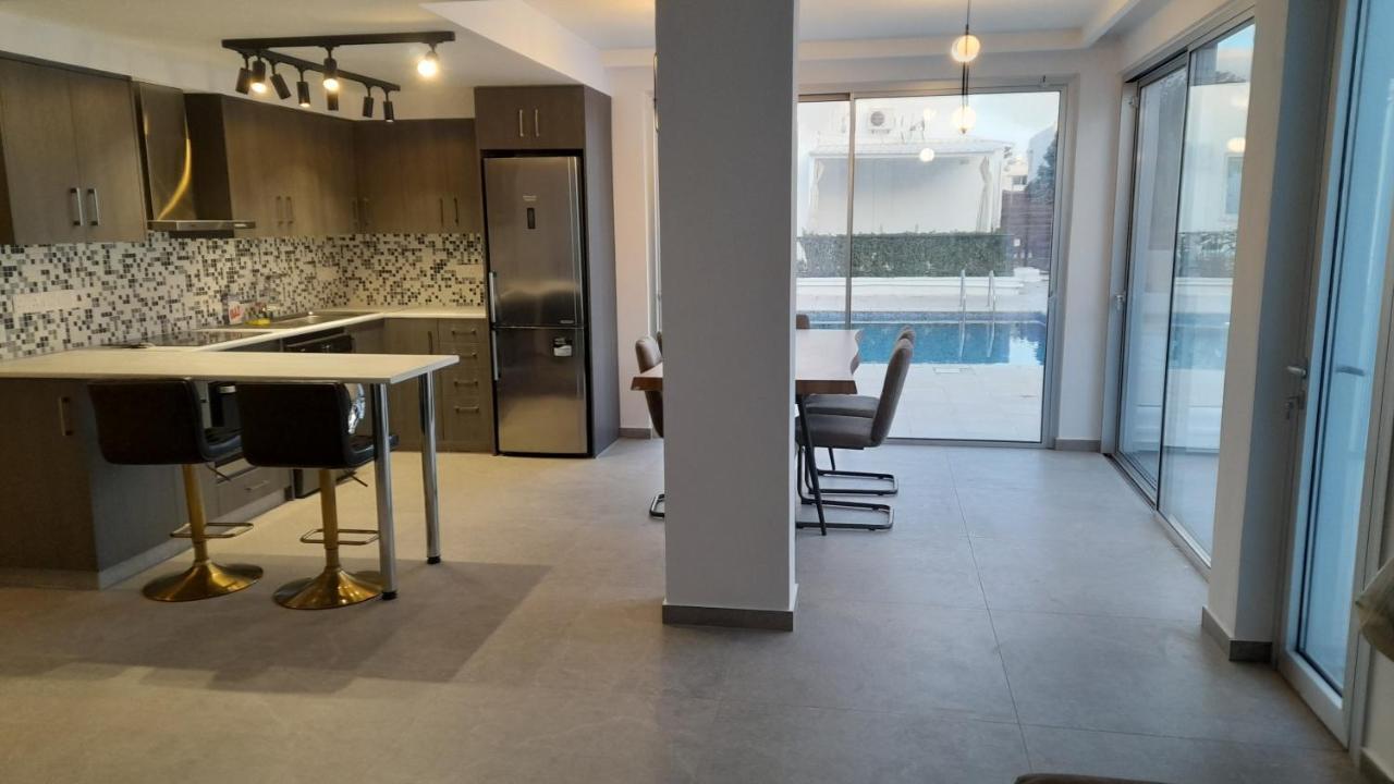 Sky Apartment On The Pool أيا نابا المظهر الخارجي الصورة