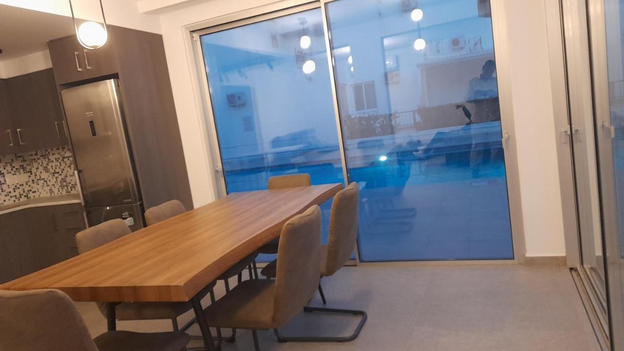 Sky Apartment On The Pool أيا نابا المظهر الخارجي الصورة