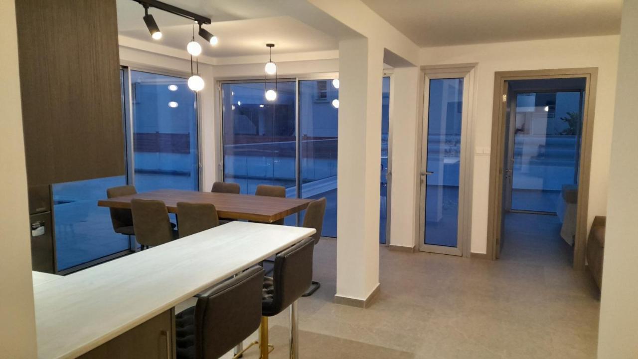 Sky Apartment On The Pool أيا نابا المظهر الخارجي الصورة