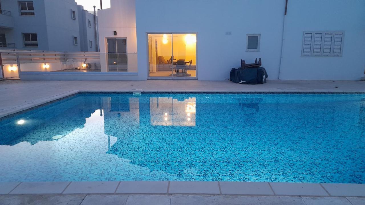 Sky Apartment On The Pool أيا نابا المظهر الخارجي الصورة