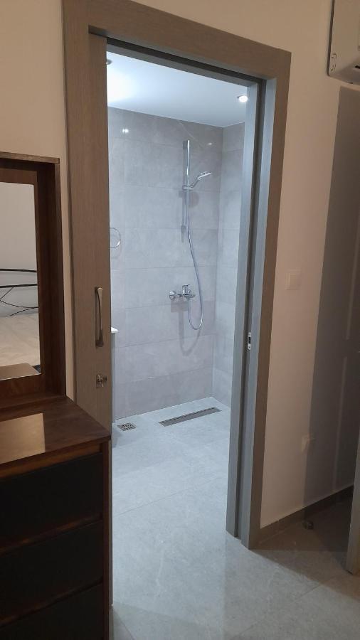 Sky Apartment On The Pool أيا نابا المظهر الخارجي الصورة