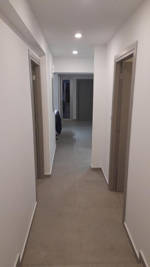 Sky Apartment On The Pool أيا نابا المظهر الخارجي الصورة