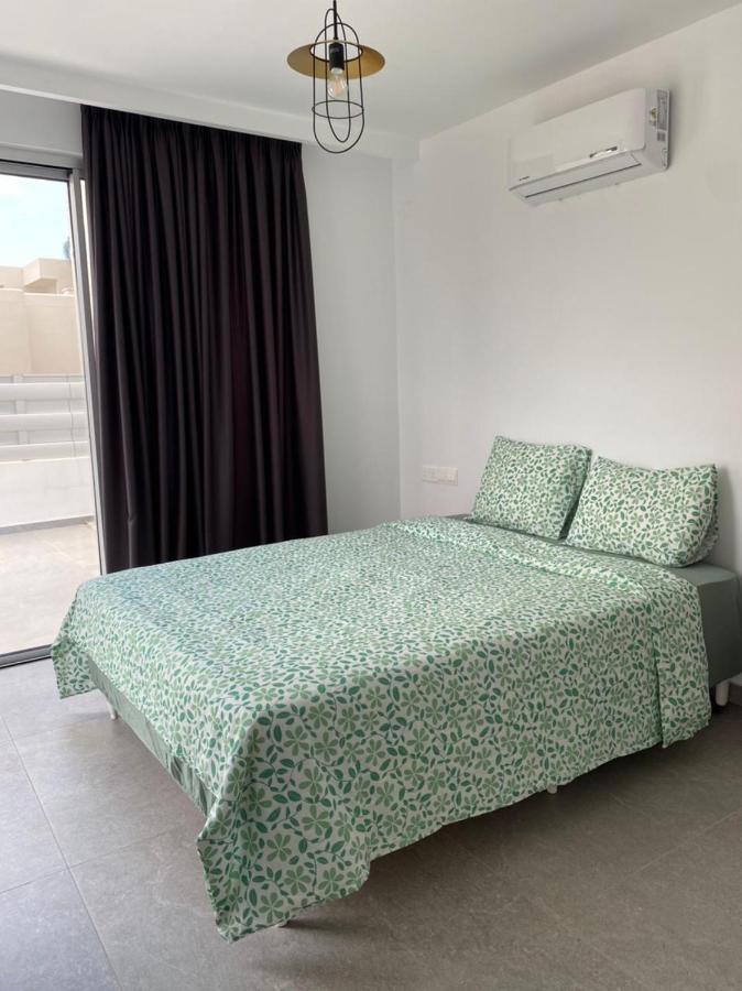 Sky Apartment On The Pool أيا نابا المظهر الخارجي الصورة