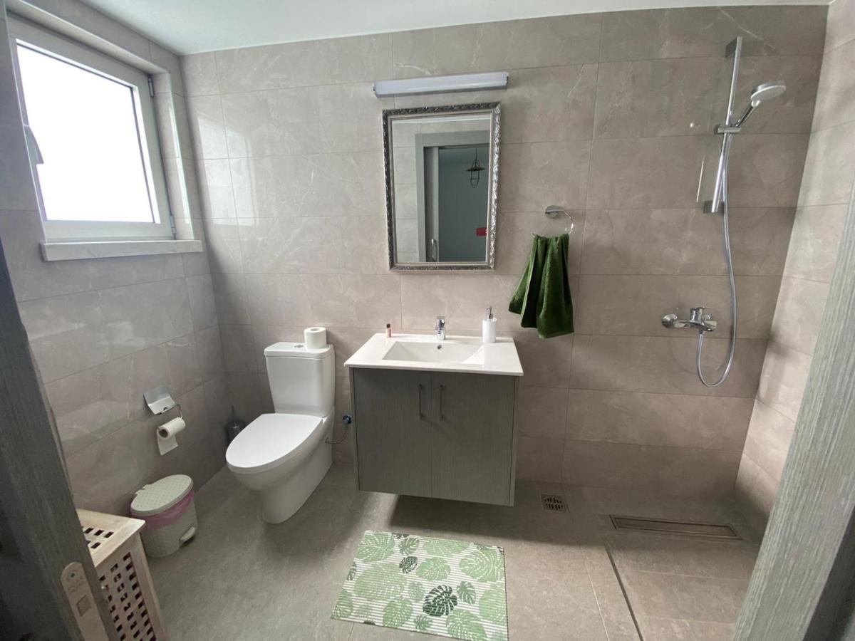 Sky Apartment On The Pool أيا نابا المظهر الخارجي الصورة